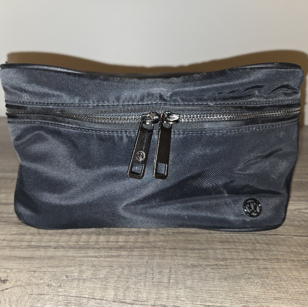 ​🌬️ Lululemon "Break Free Kit" Cosmetic Bag – Black Feather Print 🌬️
